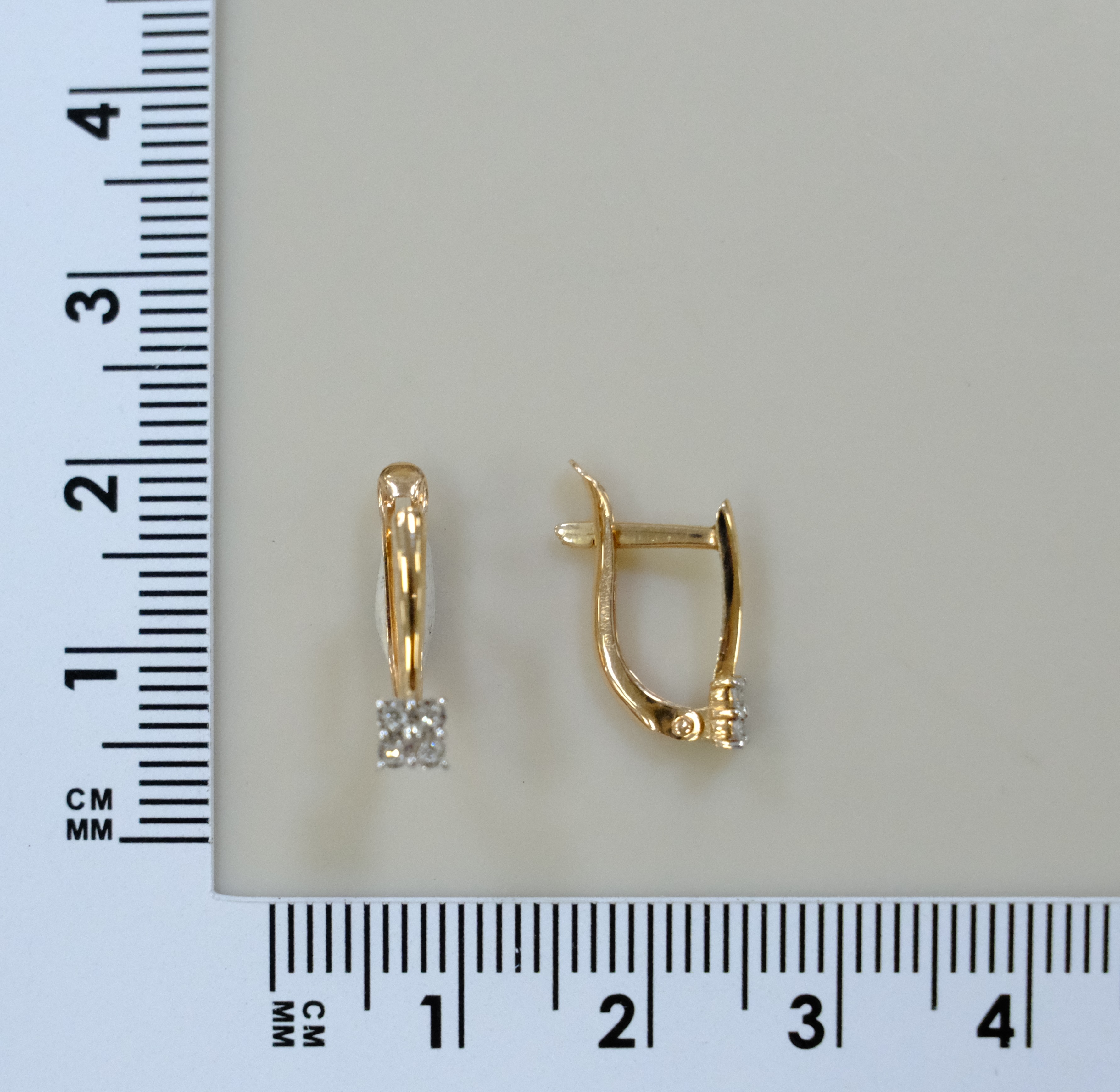 Серьги из золота с бриллиантами